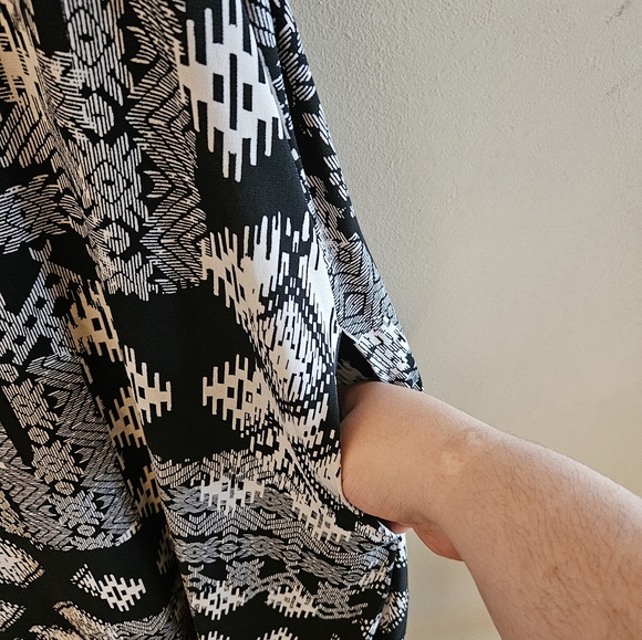 Karen Kane Geo Print Chloe Dress - Picture 4 of 6